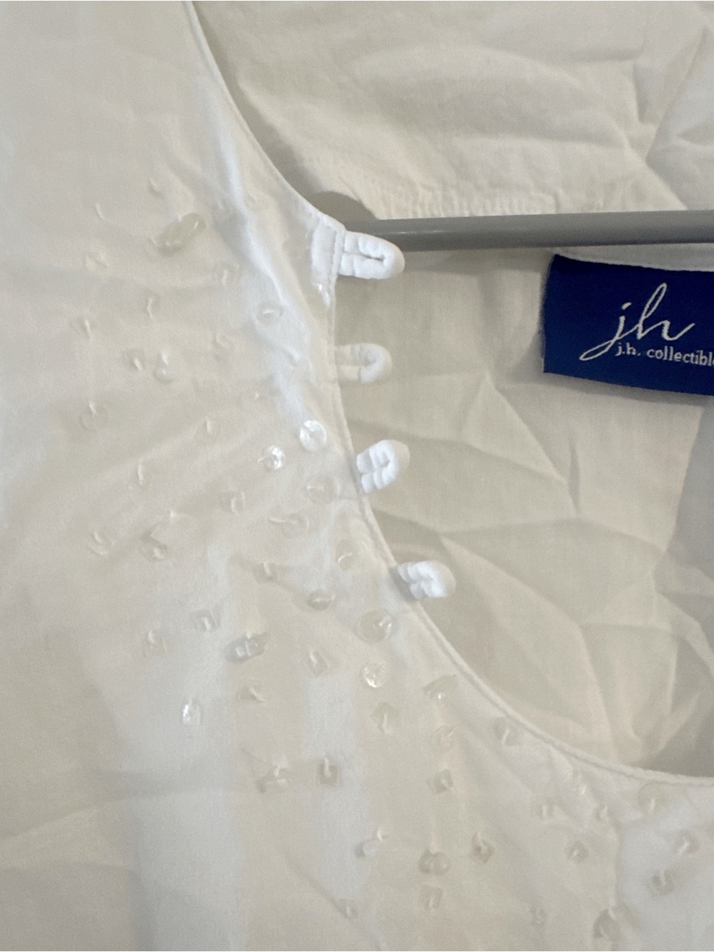 JH Collectibles White Pearl Embellished Shoulder Top V Neck Long Sleeve Size L - Picture 4 of 9